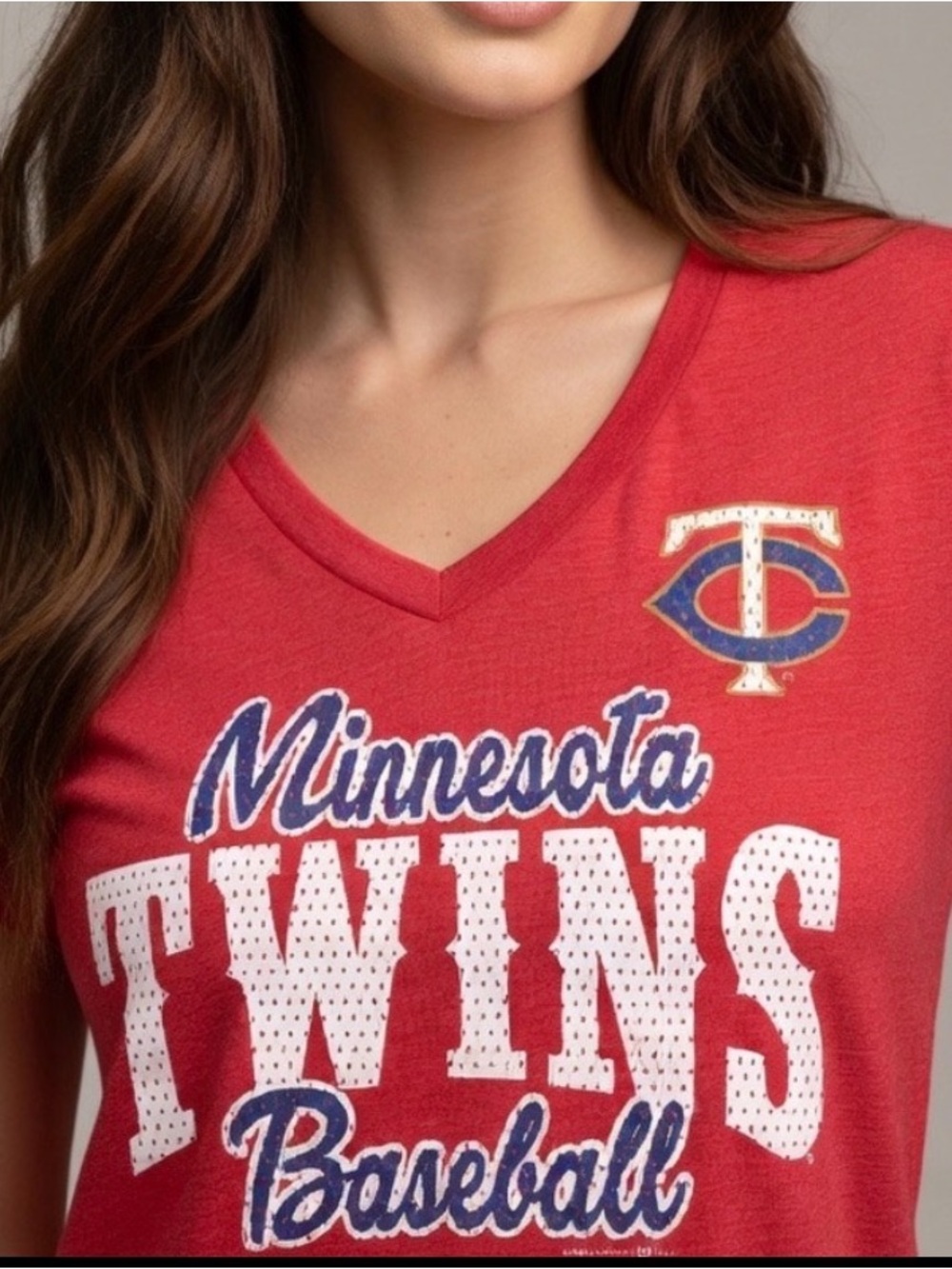 Minnesota Twins Red V-Neck T-Shirt MEDIUM (C5526)